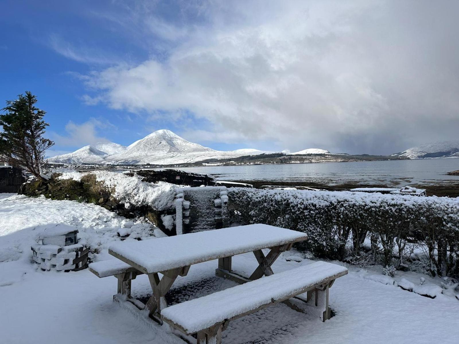 Carnmhor, Isle Of Skye - Stunning 242 Year Old Cottage On Its Own Sea Shore! Breakish Exteriér fotografie