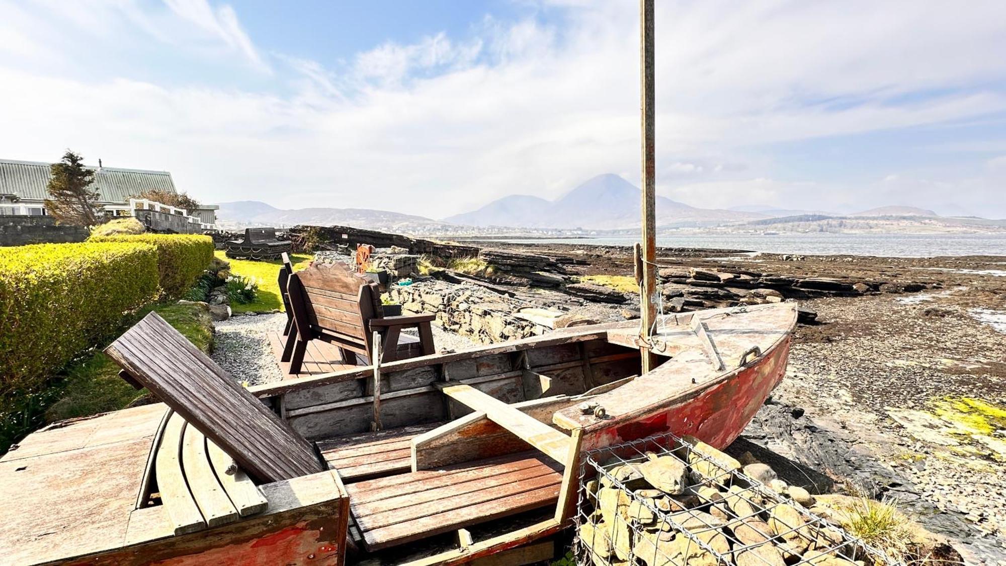 Carnmhor, Isle Of Skye - Stunning 242 Year Old Cottage On Its Own Sea Shore! Breakish Exteriér fotografie