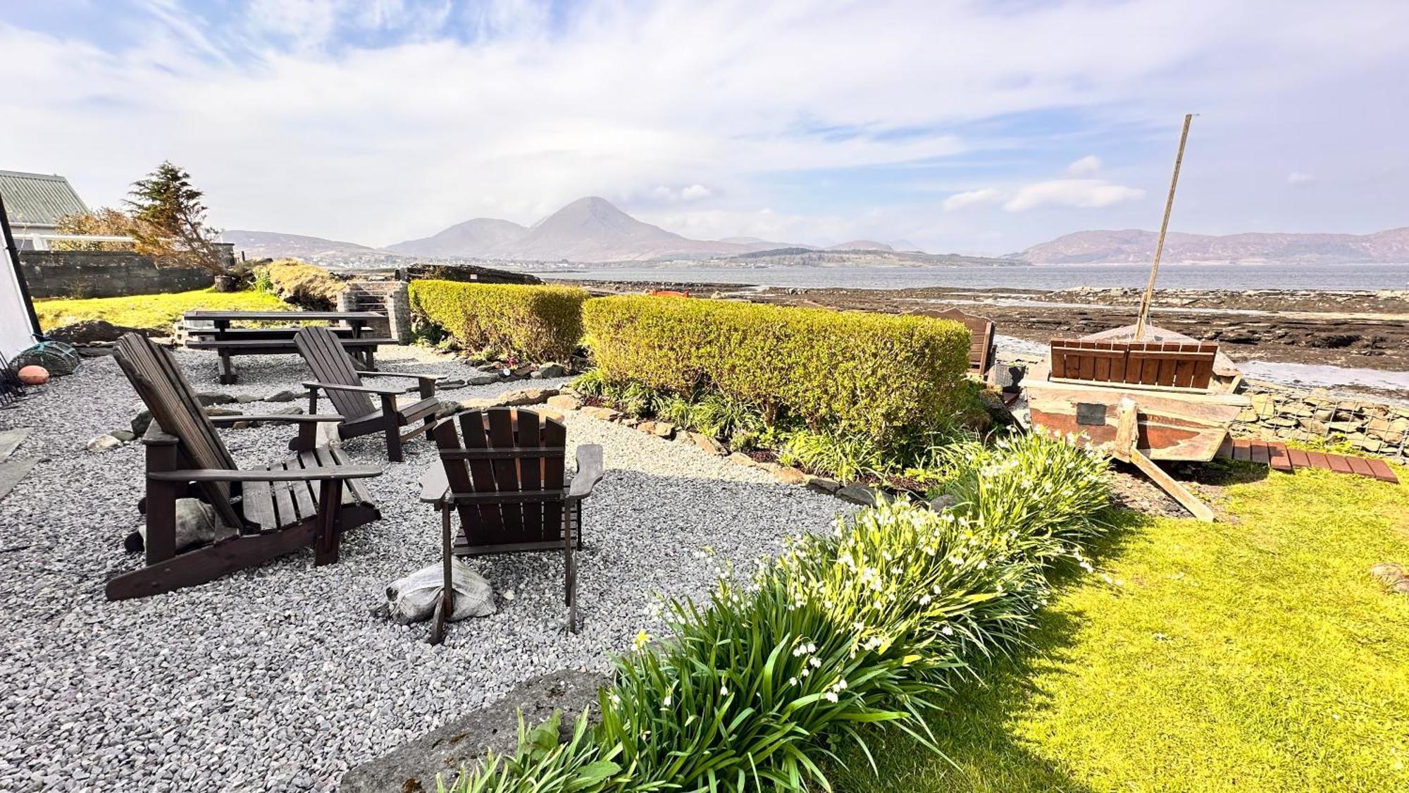 Carnmhor, Isle Of Skye - Stunning 242 Year Old Cottage On Its Own Sea Shore! Breakish Exteriér fotografie