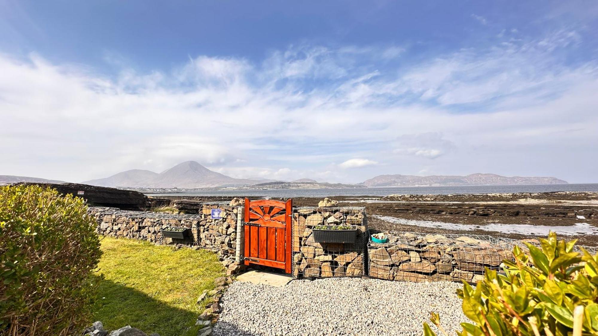 Carnmhor, Isle Of Skye - Stunning 242 Year Old Cottage On Its Own Sea Shore! Breakish Exteriér fotografie