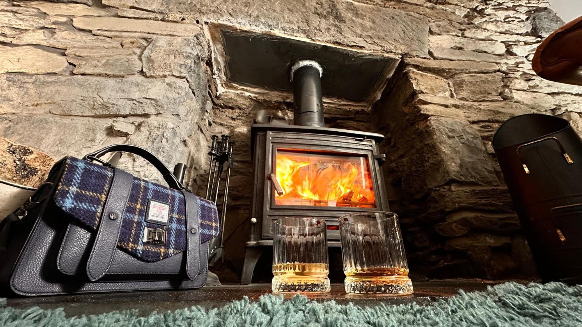 Carnmhor, Isle Of Skye - Stunning 242 Year Old Cottage On Its Own Sea Shore! Breakish Exteriér fotografie