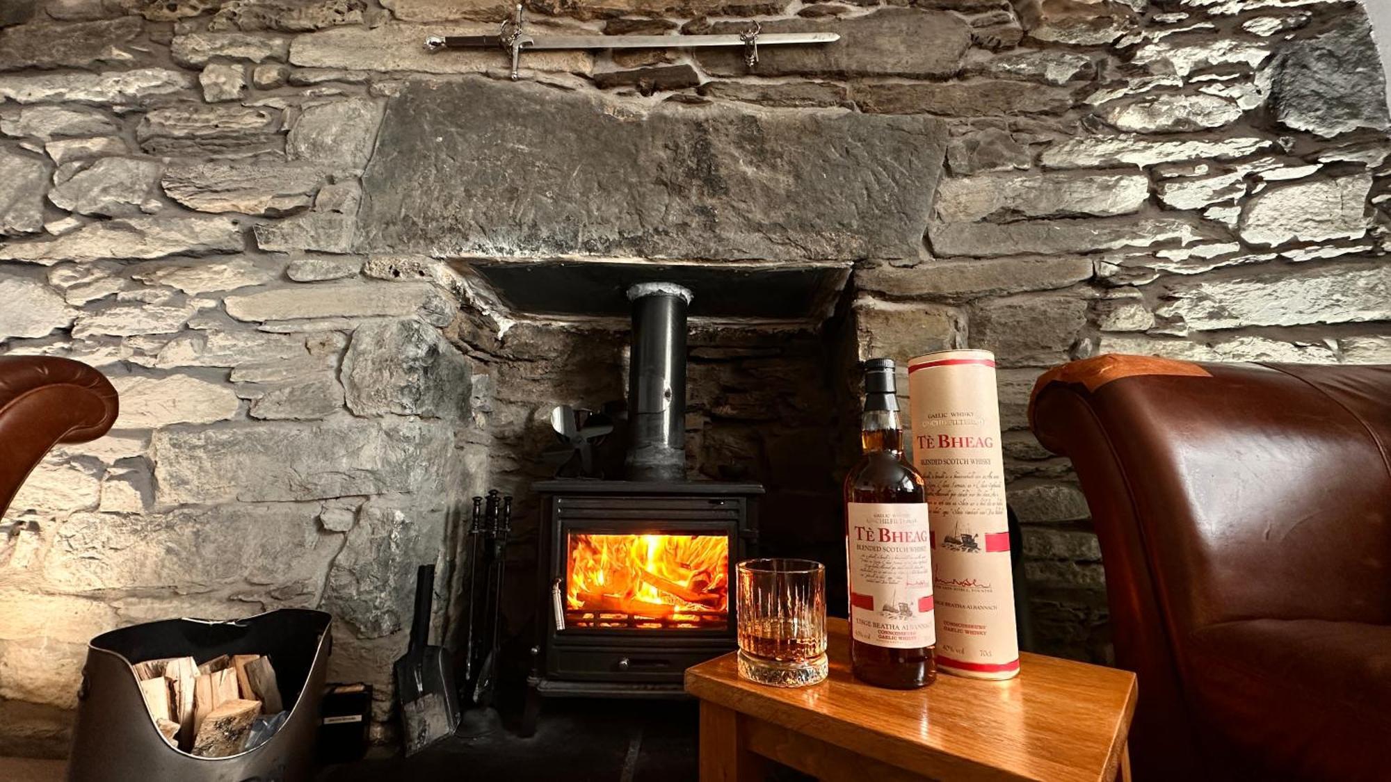 Carnmhor, Isle Of Skye - Stunning 242 Year Old Cottage On Its Own Sea Shore! Breakish Exteriér fotografie